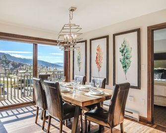 Bear Claw 209 - True Ski-in Ski-out Access, Gondola Views & Winter Shuttle! - Steamboat Springs - Dining room