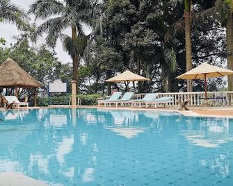 Jinja Nile Resort - Jinja - Piscina
