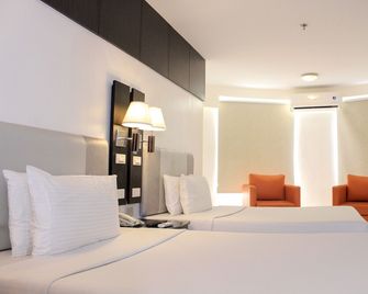 Microtel Inn & Suites by Wyndham Kearney - 馬尼拉 - 馬尼拉 - 臥室