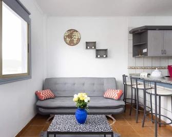 Eden Rentals Atogo Cozy Apartment - Granadilla - Stue