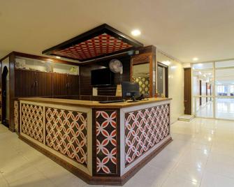OYO 43619 Sahasra Residency - Hyderabad - Front desk