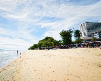 Scandia Beach Hostel - Jomtien - Playa
