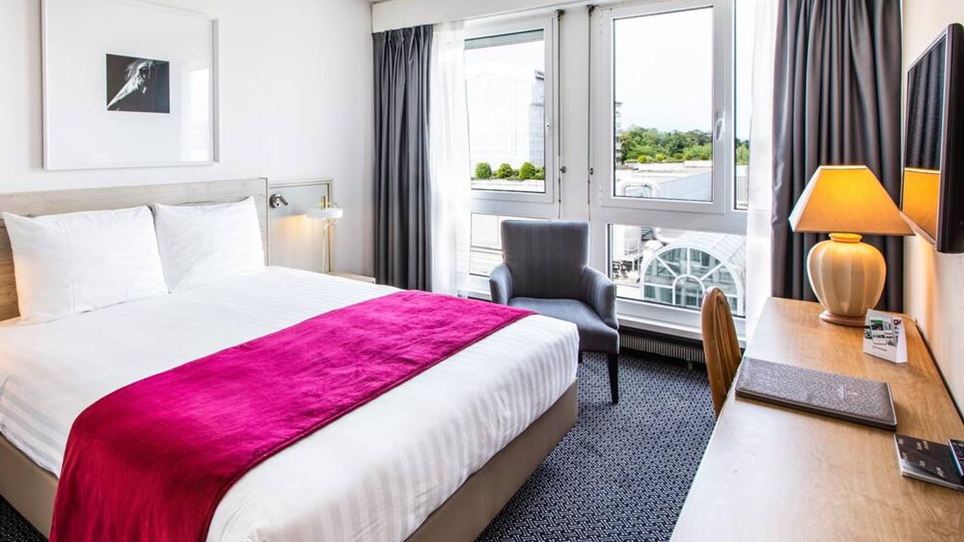 أوتل لونجتشامب