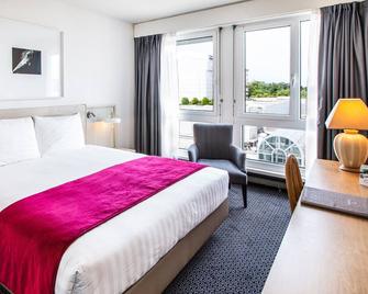 Drake Longchamp - ג'נבה - חדר שינה