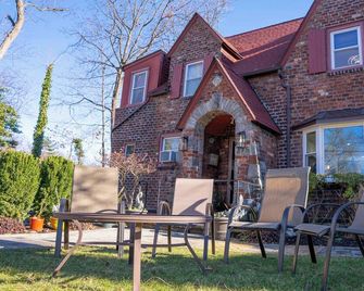 African Oasis Luxury Inn at the Gallery - Mount Vernon
