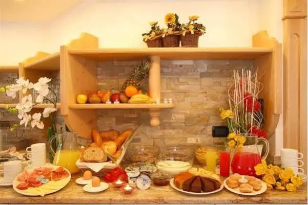 Hotel Garni Pra Fiorì - קאנאזיי - בופה