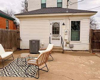 Pearl's Place - A Historic, Red-Brick Street Gem - Guthrie - Patio
