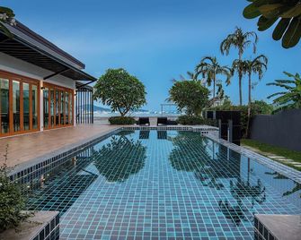 ناريا بايفرونت فوكيت - Rawai - حوض السباحة