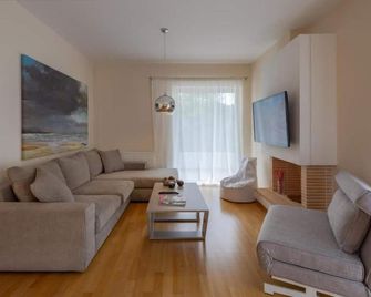 Sagittarius - Faliro Sea Side apartment - Alt Phaleron - Wohnzimmer
