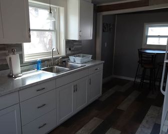 Cute and Cozy Blue House - Seneca Falls - Кухня