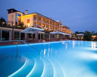 Hotel Boffenigo - The Golden Hour - Costermano - Pool