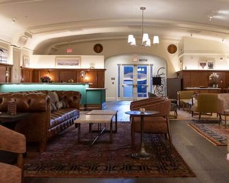 San Francisco Bayfront Getaway: Scenic Views | Valet Parking Available - Sausalito - Lounge