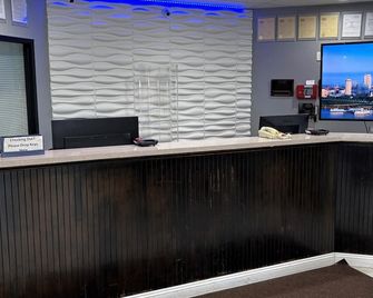 Travelodge by Wyndham St. Louis - Berkeley