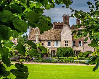 Madingley Hall - קיימברידג' - בניין
