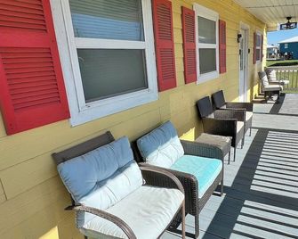 Auralee Unit 2 - Beach Access - Island Realty - Grand Isle - Balcón