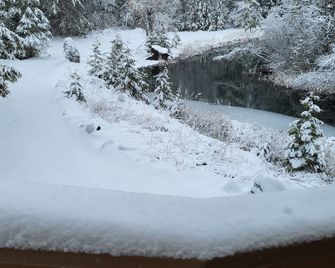 The Gathering Place On Golden Ponds - Coe Hill - Outdoors view