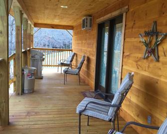 Private Catch & Release Lake - Boat Rental Included! Close To Lake Cumberland! - Russell Springs - Balcony