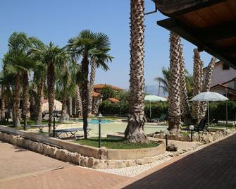 Aurelio Rapillo - Borgo San Michele - Piscina