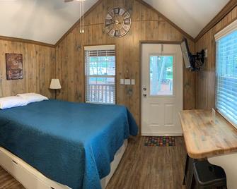 Road Runner Travel Resort - Fort Pierce - Sypialnia