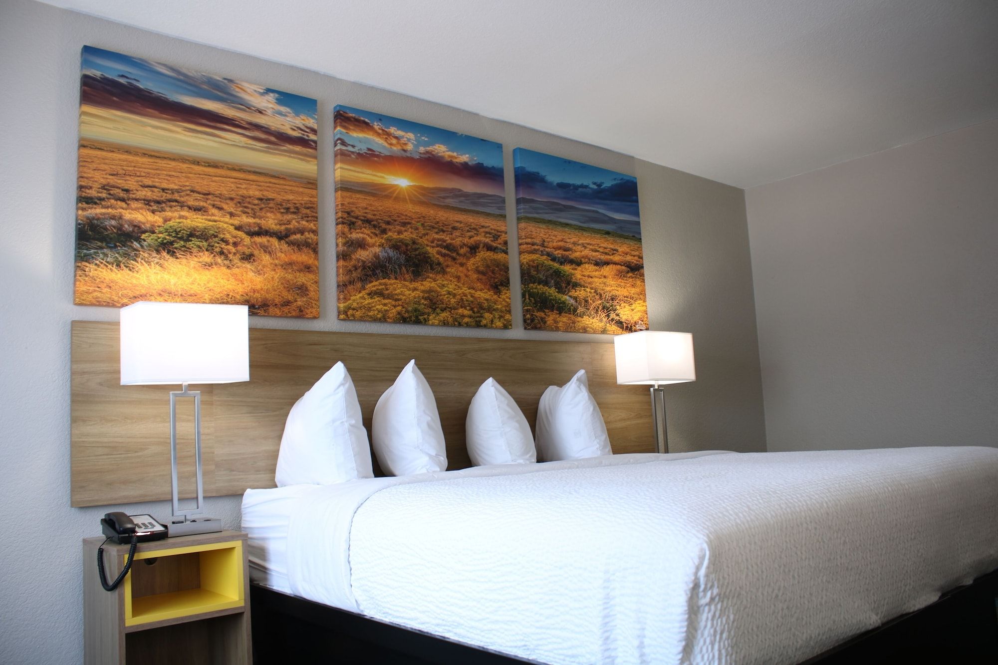 Days Inn by Wyndham Waco University Area thumbnail 3