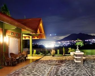 Samakta Guest House Lembang - Lembang - Byggnad