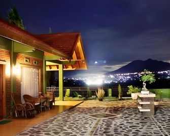 Samakta Guest House Lembang - למבאנג - בניין