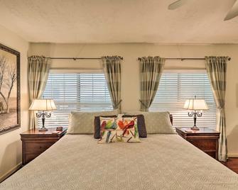 College Station Studio Less Than 1 Mi to Kyle Field! - College Station - Bedroom