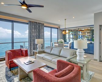 Embassy Suites By Hilton Virginia Beach Oceanfront Resort - Virginia Beach - Living room