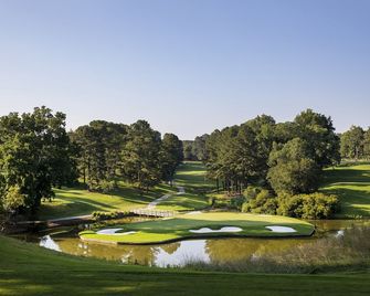 Williamsburg Woodlands Hotel & Suites, an official Colonial Williamsburg Hotel - Williamsburg