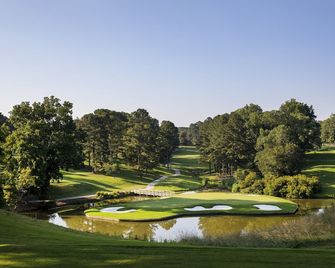 Williamsburg Woodlands Hotel & Suites, an official Colonial Williamsburg Hotel - Williamsburg