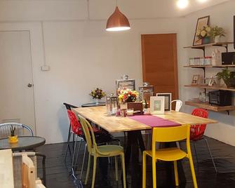 The Sugar Hostel - Mueang Nonthaburi - Comedor