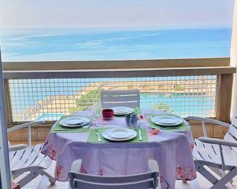 Rita's Duplex Chalet in Manar Jounieh Resort - Jounieh - Balcony