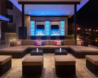 Courtyard by Marriott Kingston, Jamaica - Kingston - Area lounge