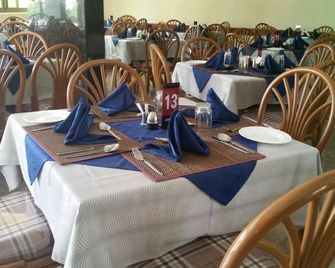 Jambo Travellers Hotel - Mtwapa - Restaurant