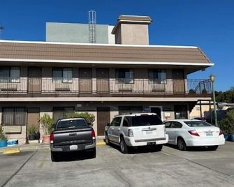 Crown Lodge Motel Oakland - Oakland - Building