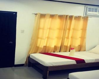 A&J Pension - Puerto Princesa - Habitación