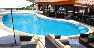 Riviera Taouyah Hotel - Conakry - Piscine