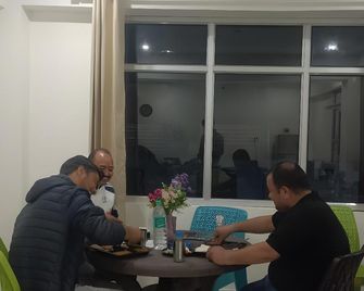 Valley Retreat - Badarīnāth - Cocina