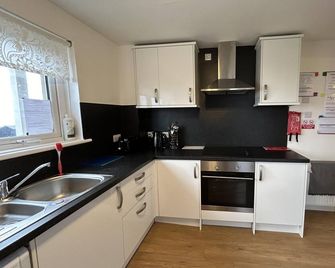 Carley's House, Macduff - Macduff - Kitchen