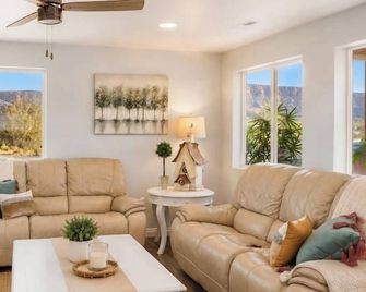 Zion Luxury Retreat Garden Suite & Pool - Colorado City - Sala de estar