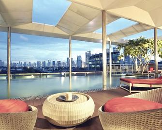 Morrissey Hotel - Yakarta - Alberca