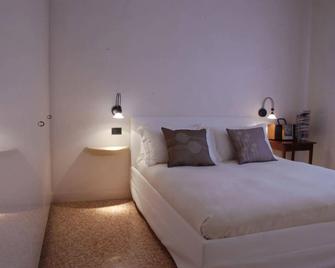 Locazione Turistica Gioia - Padua - Soverom