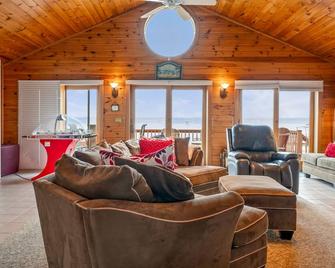 Lakefront | Dock | Spacious Shoreline - Geneva - Living room