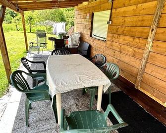 CAN appart spacieux avec grand jardin et terrasse 1 à 8 pers - Granges-Aumontzey - Patio