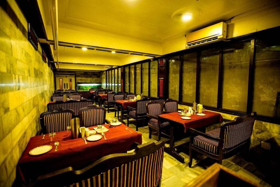 هوتل ديب أفاد - لكناو - مطعم