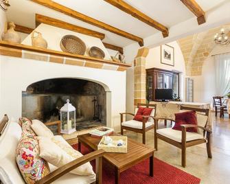 3201 Tenuta Cavalieri - Camera Quadrupla - Leverano - Living room