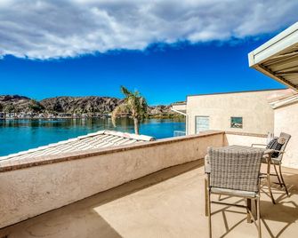 5 Star Gorgeous River Front Home Right On The Water And Dock !!! On Parker Strip - Паркер - Балкон