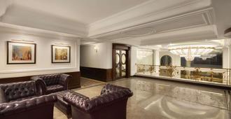 Ramada Plaza by Wyndham Chandigarh Zirakpur - Zerakpur - Lobby