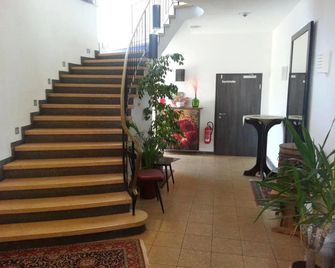 Schlabecks 'Fränkischer Hof' -- Pegnitz-Garni-Hotel - Pegnitz - Aufgang