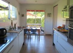 Bayonne-Basque Country, beautiful 4 bedrooms house - 6 beds - children welcome - Bayonne - Kitchen